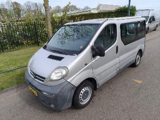 uszkodzony kampingi Opel Vivaro 1.9DTI 2.7T L1H1 CAMPER / KAMPEERAUTO 2002/5
