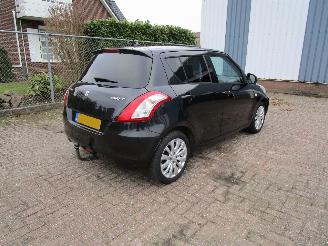 Suzuki Swift Clima Radio/CD Nw Model 5-Drs picture 4