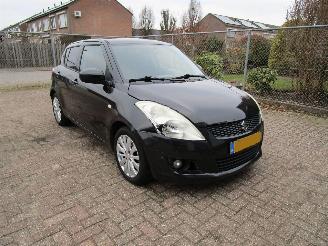 Suzuki Swift Clima Radio/CD Nw Model 5-Drs picture 3