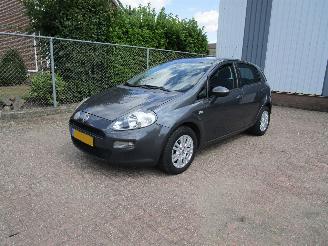damaged passenger cars Fiat Punto 1.2 Airco Radio/CD 5-Drs 2013/7