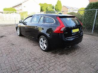 Volvo V-60 2.4 D5 Hybride Navi Clima picture 2