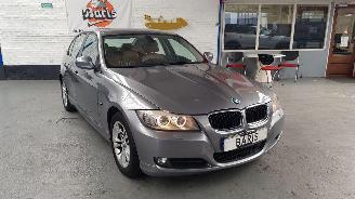 Schadeauto BMW 3-serie 318i 16V SEDAN 4DRS BENZ 1.995CC 105KW 143PK 2010/10