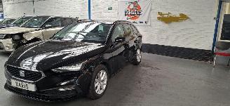 Voiture accidenté Seat Leon Leon Sportstourer 2.0 TDI Style Business Intense 2022/2