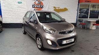 Schadeauto Kia Picanto 1.0 CVVT Comfort Pack 2011/5