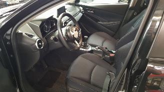 Mazda 2 1.5 Skyactive-G Luxury picture 8