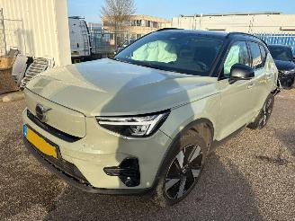 Unfallwagen Volvo XC40 Single Motor Core AUTOMAAT  69 kWh BJ 2023 121.006 KM 2023/12