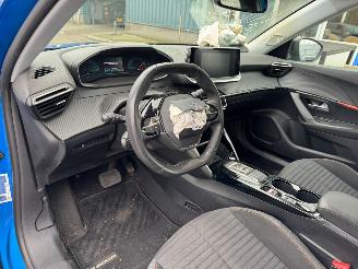 Peugeot e-2008 EV Active Pack 50 kWh picture 11