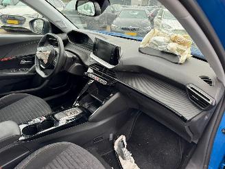 Peugeot e-2008 EV Active Pack 50 kWh picture 14