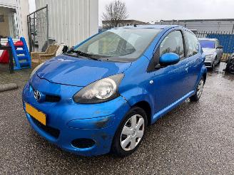 Schadeauto Toyota Aygo 1.0-12V Comfort Navigator BJ 2011 132.249 KM 2011/4