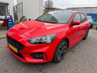 krockskadad bil auto Ford Focus 1.0 EcoBoost ST panoramadak  Line Business 2019/2