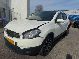 Schadeauto Nissan Qashqai 1.6 Connect Edition 2012/6