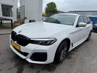 skadebil auto BMW 5-serie Touring 530e AUTOMAAT Business Edition Plus 2021/1