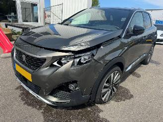 uszkodzony samochody osobowe Peugeot 3008 1.2 PureTech GT Line 2017/2