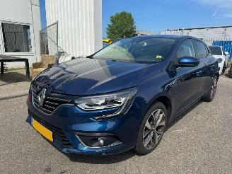 uszkodzony samochody osobowe Renault Mégane 1.2 TCe Bose 2016/2