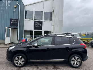 Peugeot 2008 1.2 VTi Allure Pack Premium Plus picture 2