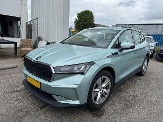 uszkodzony samochody osobowe Skoda Enyaq iV 60 2023/11