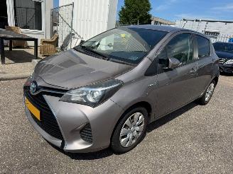 Damaged car Toyota Yaris 1.5  AUTOMAAT Hybrid Comfort 2015/1