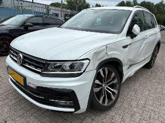 Vaurioauto  passenger cars Volkswagen Tiguan 1.5 AUTOMAAT TSI ACT Highline Business R 2019/3