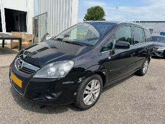 damaged passenger cars Opel Zafira 1.8 Cosmo 2011/11