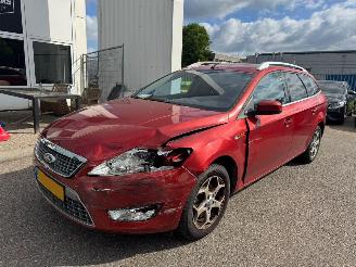 Schadeauto Ford Mondeo Wagon 2.0-16V Limited 2010/8