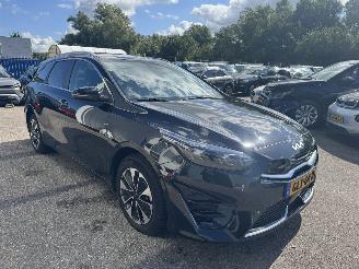 Schadeauto Kia Ceed 1.6 GDI PHEV DynamicPlusLine 2024/9