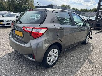 damaged passenger cars Toyota Yaris 1.5 VVT-I Active AUTOMAAT 2019/8