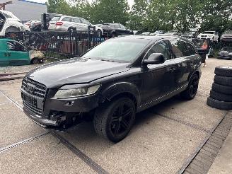 Vaurioauto  passenger cars Audi Q7 4.2 FSI V8 2005/12