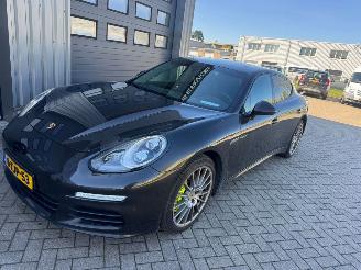 krockskadad bil auto Porsche Panamera Panamera s e-hybrid 2014/6