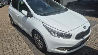 Damaged car Kia Cee d CEE D 1.6 BENZINE AIRO 2012/7