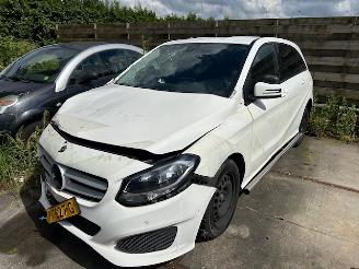 uszkodzony samochody osobowe Mercedes B-klasse 220 D AMBITION 2019/4