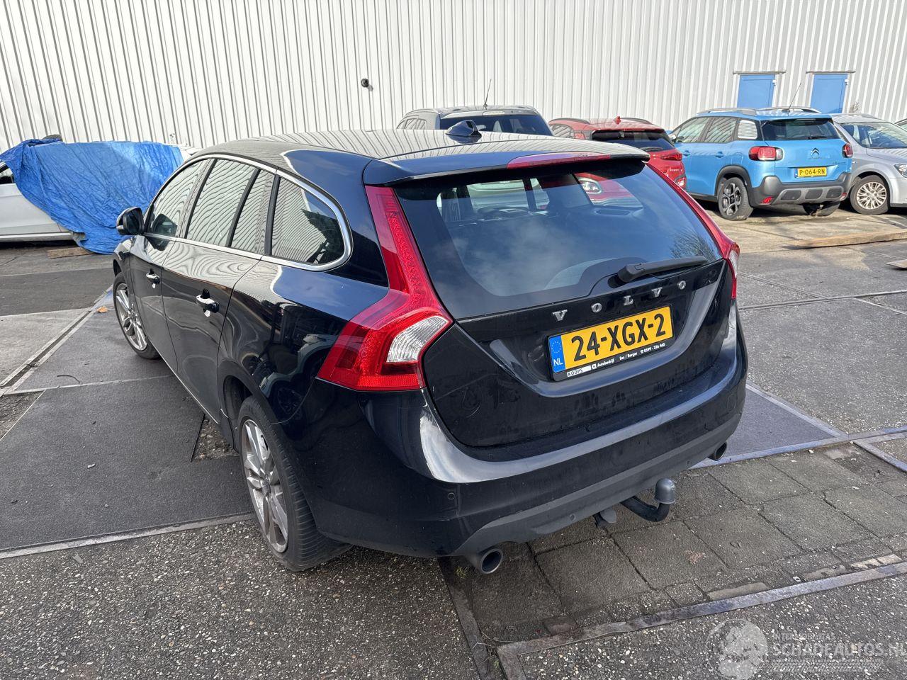 Volvo V-60 1.6 T3  Summum