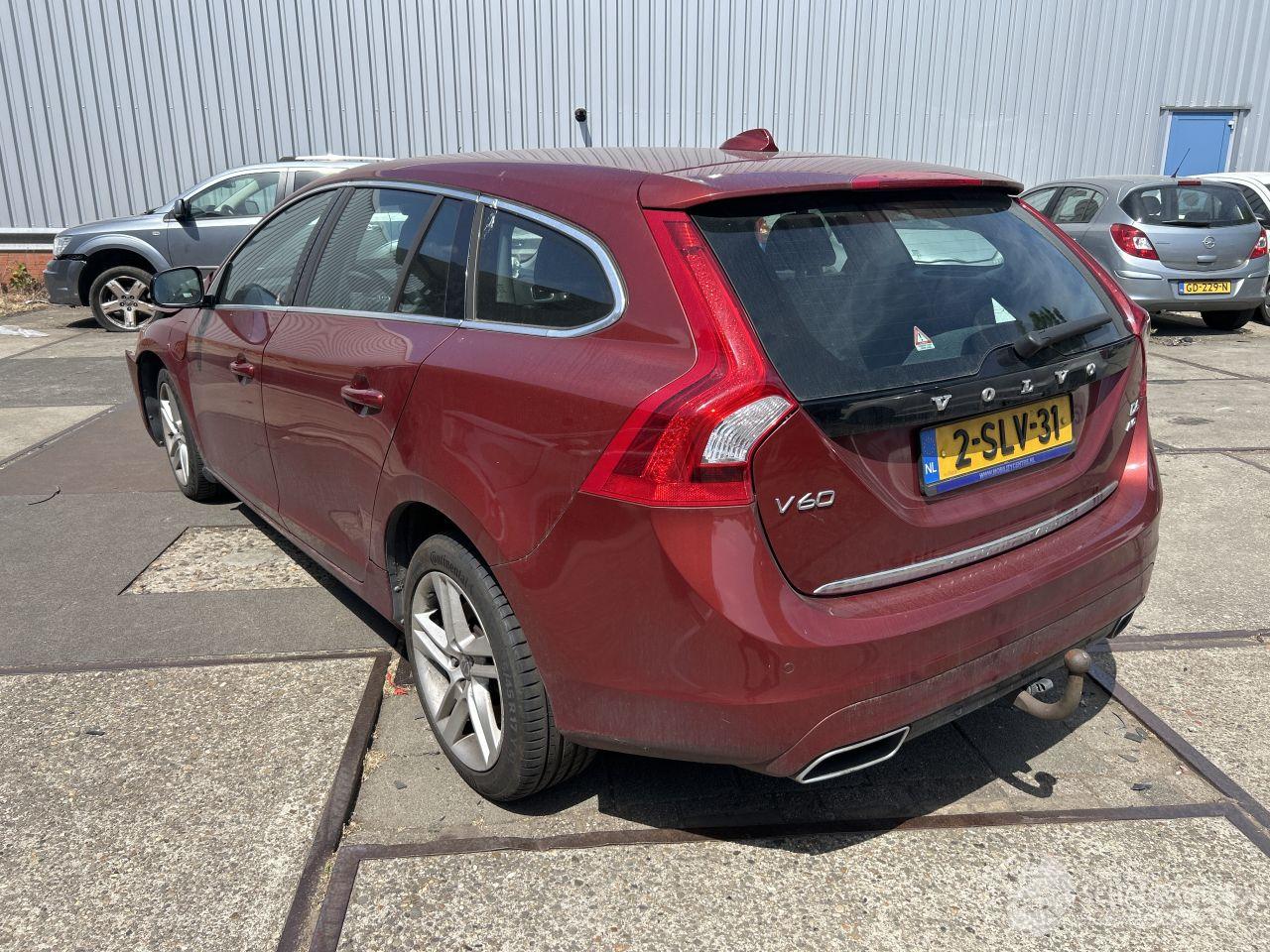 Volvo V-60 2.4 D6 AWD PLUG IN HYBRID  SUMMUM