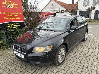  Volvo V-50 2.4 MOMENTUM 2004/7