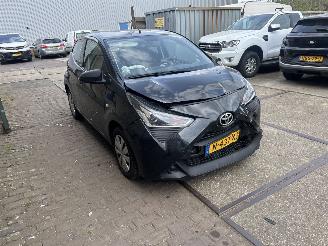 krockskadad bil auto Toyota Aygo 1.0 VVT-I XFUN 2022/1