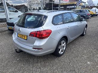 uszkodzony samochody osobowe Opel Astra SPORTS TOURER 1.4 Cosmo 2012/1
