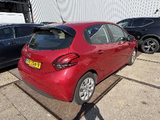 Peugeot 208 1.2 Pure Tech Blue Lion picture 3