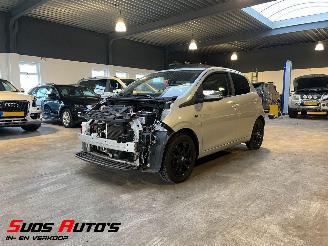 krockskadad bil auto Peugeot 108 1.0 e-VTi Collection TOP! 2018/12