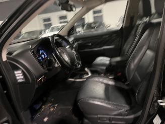 Mitsubishi Outlander 2.0 PHEV instyle NL NAP! picture 14