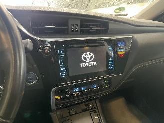 Toyota Auris 1.8 Hybrid NAP! picture 22