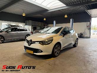 Schadeauto Renault Clio 0.9 TCe ECO Night&Day NL NAP! 2014/12