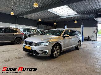 Vaurioauto  passenger cars Volkswagen Passat 1.4 TSI GTE Highline 2015/10