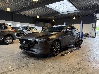 Coche accidentado Mazda 3 2.0 e-SkyActiv G 122 2021/3
