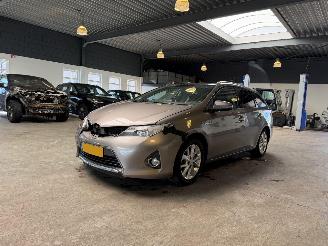 Voiture accidenté Toyota Auris Touring Sports 1.8 Hybrid Sports 170.000 NAP! 2014/5