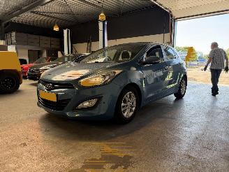 Schadeauto Hyundai I-30 1.6 GDI i-Vision 2013/2