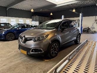 skadebil auto Renault Captur 0.9 TCe Intens 2016/10