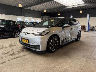 Coche accidentado Volkswagen ID.3 Life 58 kWh 122.000 2020/12