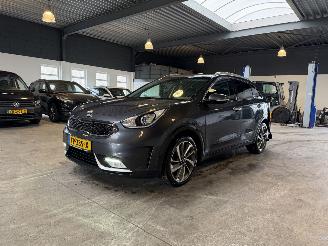 Vaurioauto  passenger cars Kia Niro 1.6 GDi Hybrid Design Edition 2018/9