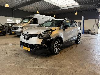 skadebil auto Renault Captur 1.2 TCe 120 EDC 2016/1
