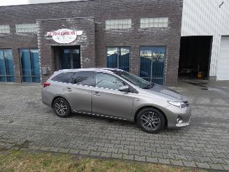 Schadeauto Toyota Auris Touring Sports 1.8 Hybr. Lease 2014/9