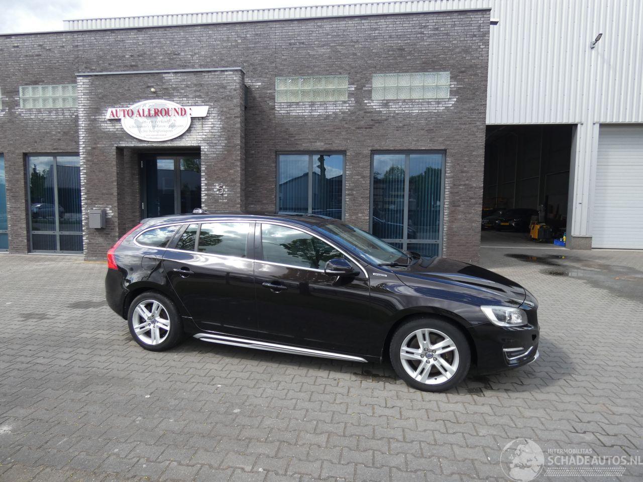 Volvo V-60 PLUG IN HYBRID 2.4 D6 AWD Pl.i Sum.